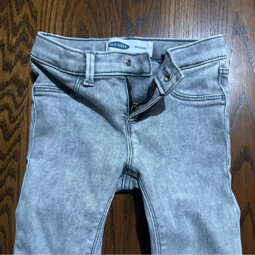 Old Navy girls / toddlers lite wash gray denim pants size 4T “Ballerina”‎ style